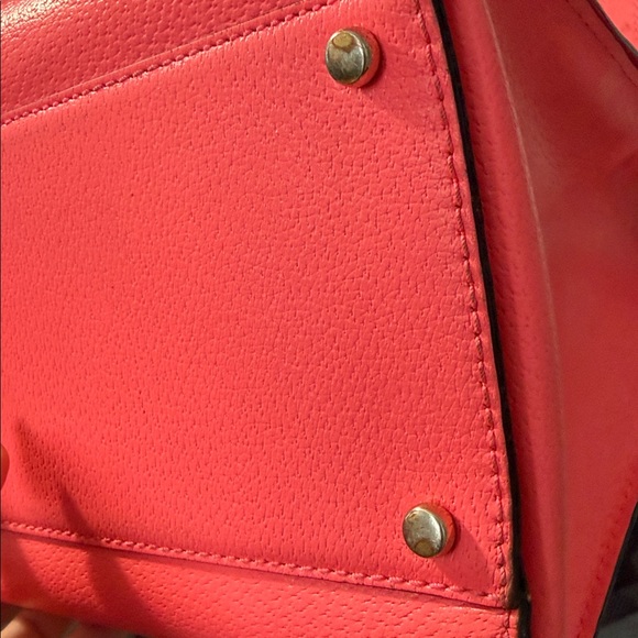 Kate Spade EUC coral pebble, leather satchel bag. Cross/removeable strap - Picture 7 of 11